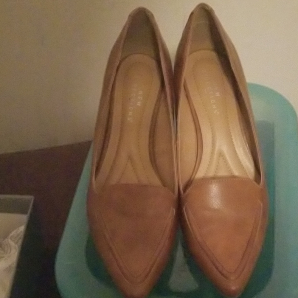 Women's Tan Pointed Toe Flats - Unbranded